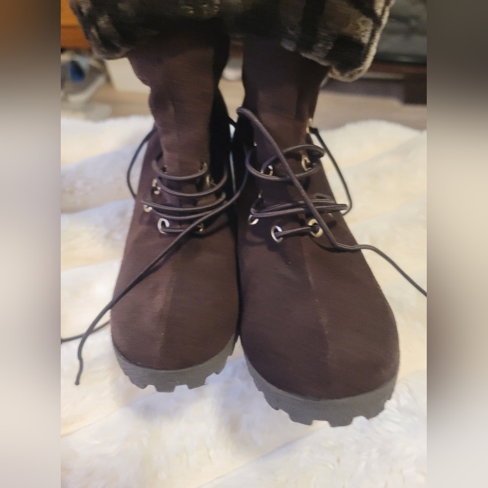 Vintage FENDI Brown Suede‎ Women's Wedge Boots - Picture 5 of 13